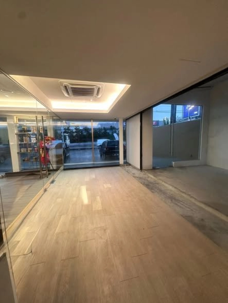 Premium ShopLot Jalan Maarof Bangsar, Kuala Lumpur For Rent