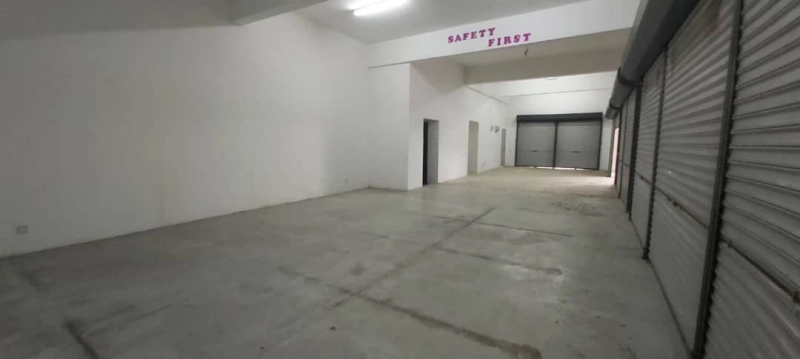 End lot 3 storey Shop - The Galleria Klang Sentral @ Meru , Klang