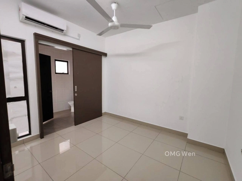 Lyra Bandar Bukit Raja Klang Partially Furnished unit For Rent