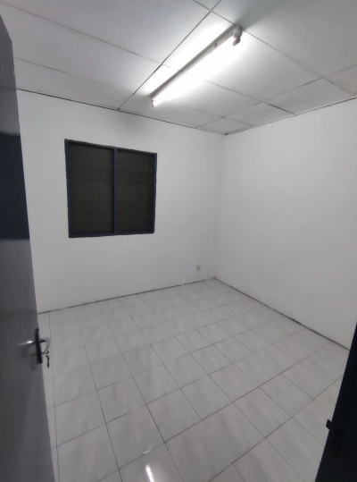 1 STOREY TAMAN BUKIT MALURI KEPONG, Actual, Freehold, RENO, Well Keep, LOW Deposit
