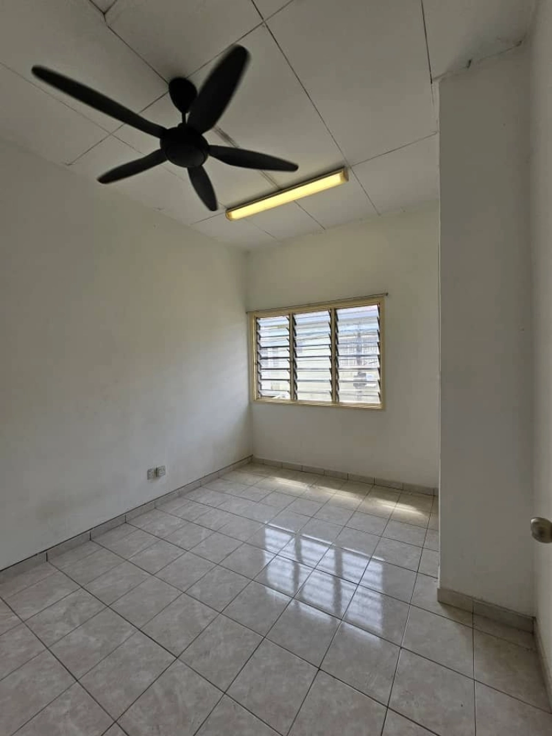 2 storey house-Bandar Puteri @ Klang-Sale below bank value Rm55k