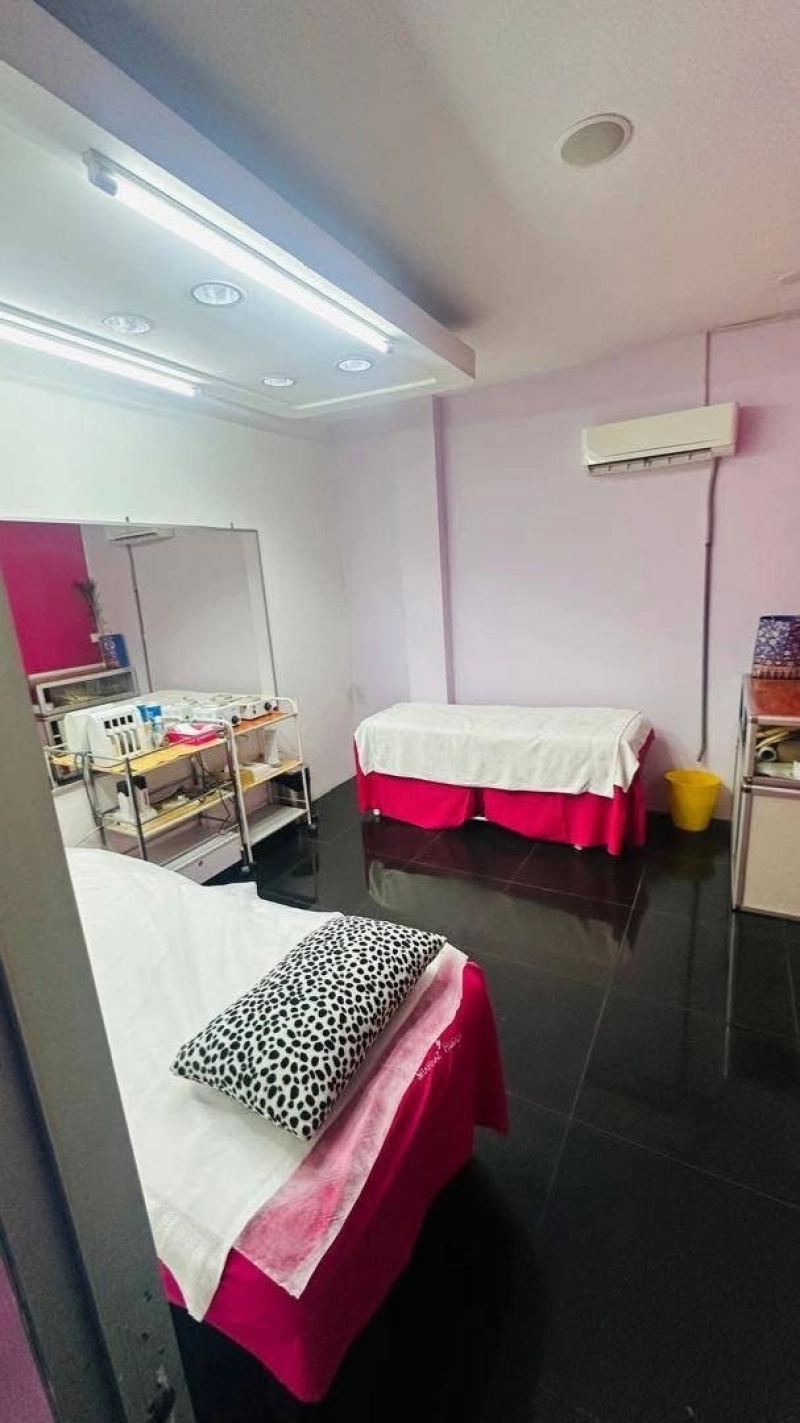 RENT AT SS15 SHOP 3,000 sqft | Ground Floor | Basic Unit | Corner