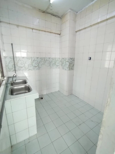 Taman Bunga Negara @ Seksyen 27 , Shah Alam - Blok 26 Tingkat 8 - Ready 15/3