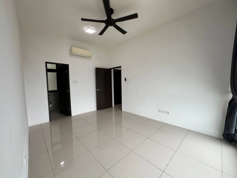 “8 Scape Residence @ Taman Perling – High Floor 3-Bedroom Apartment for Rent!”