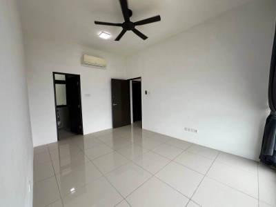 “8 Scape Residence @ Taman Perling – High Floor 3-Bedroom Apartment for Rent!”