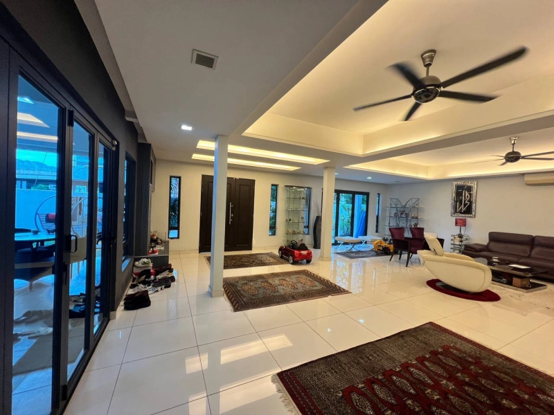 TAMAN PERMATA KL CORNER LOT