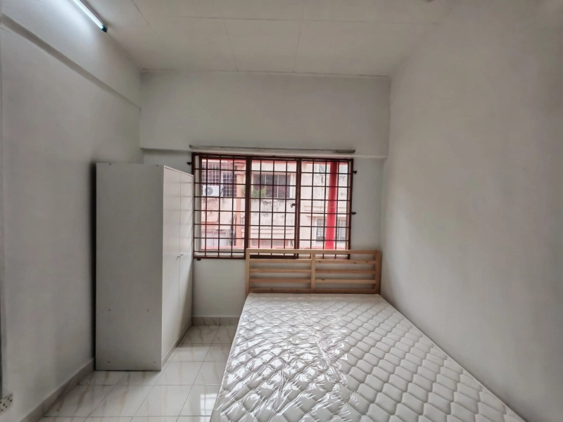 Room 1 RM500 @ 2nd floor Shop Apartment, Seksyen 7, Shah Alam