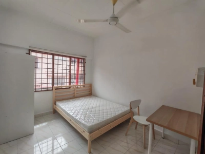 Room 1 RM500 @ 2nd floor Shop Apartment, Seksyen 7, Shah Alam - Near UITM - Ready unit