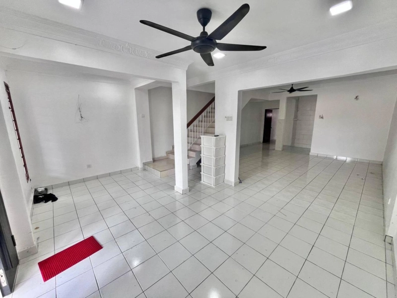 Facing Open 2 Storey Landed Taman Puchong Utama PU 10