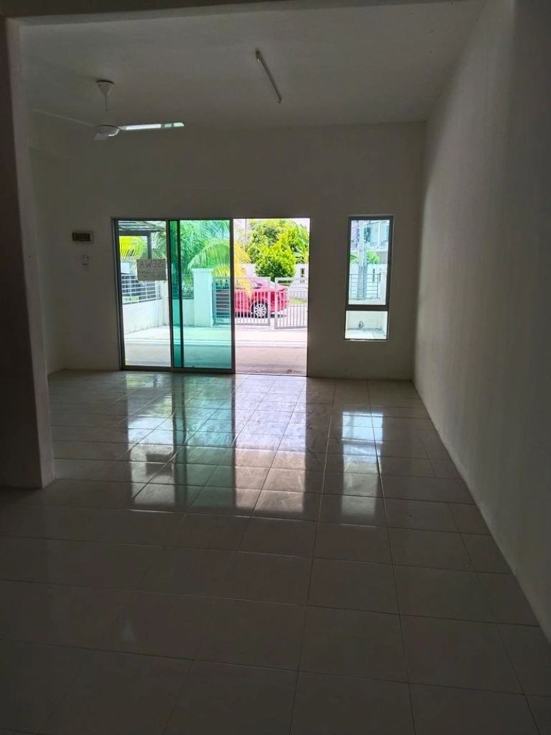 2-Story Terrace House For Sale