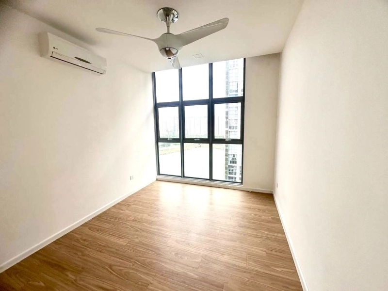LAKEFRONT RESIDENCE DUAL KEY FOR SALE - SUPER BELOW MARKET VALUE