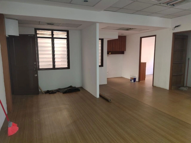 Taman Pusat Kepong Shop Aparment - CORNER