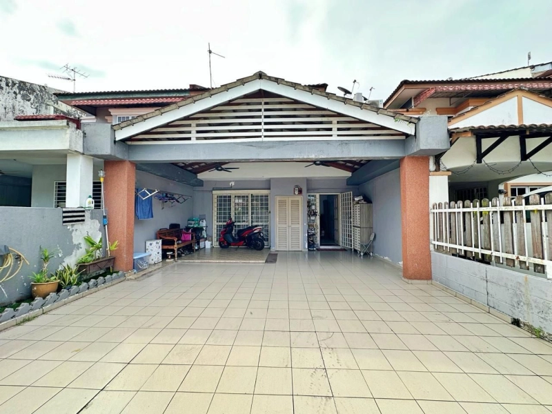 BANDAR SRI DAMANSARA SD8 TERRACE