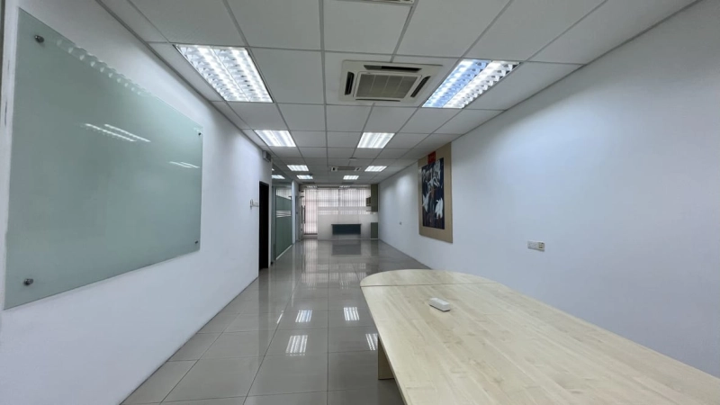 Renovated 1st Floor Office-Kuchai Business Park @ KL-Ready 1/10