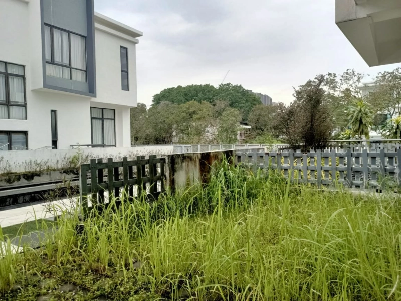 Well Kept 3 Storey Link House Sunway Eastwood, Seri Kembangan For Sale