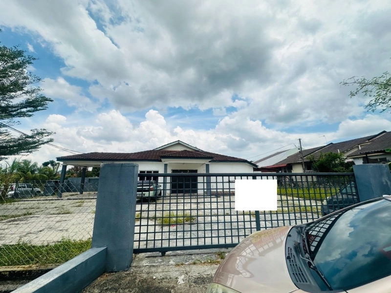 Bumi Lot Corner unit Single Storey House