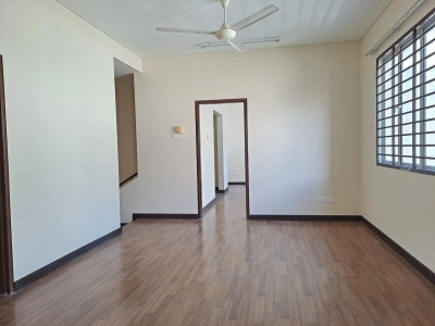 ANJUNG SUASANA BANDAR SERI PUTRA SEMI D
