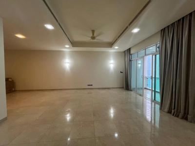 The Pearl @ KLCC- Level 27 private lift- Sale below bank value Rm180k