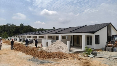 Full Loan Rumah Teres Setingkat Baru Tmn Vista Impian, Salak Tinggi