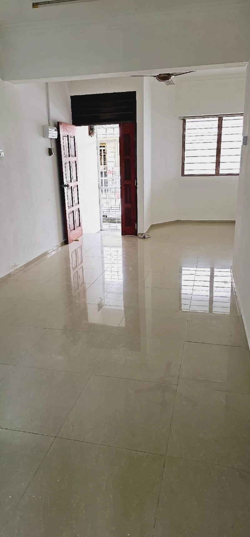 Lucky Garden Apartment (Lip Sin)