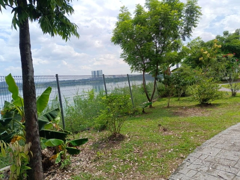 LAKE RESIDENCE TOWNHOUSE PUTRA PERDANA PUCHONG