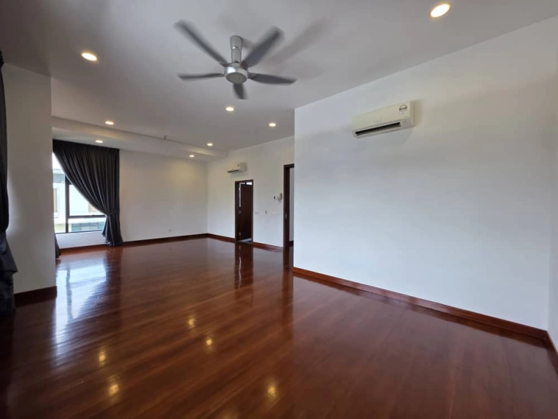 Nusa Duta Double Storey Bungalow 6Rooms 7Baths Unit For Sale