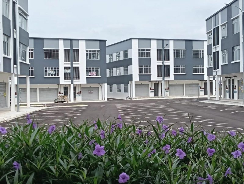 Kulai Vervo City Bandar Indahpura 3Storey Shop Endlot 25x70 Facing The Commune Unit For Rent