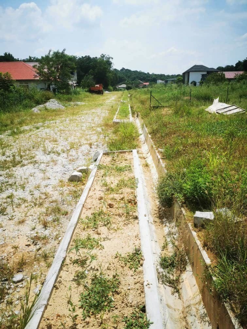 SUNGAI BULOH SUNGAI PLONG BANGLO LOT