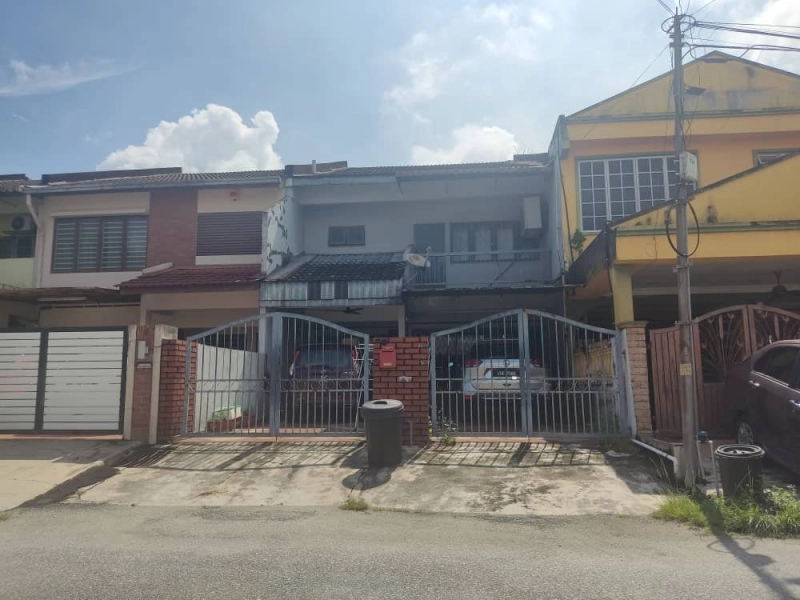 TAMAN BERLIAN GOMBAK