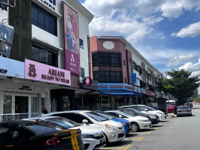 3 STOREY SHOP BANDAR TUN HUSSEIN ONN CHEARS, Actual, Facing MAIN ROAD View, Low Deposit