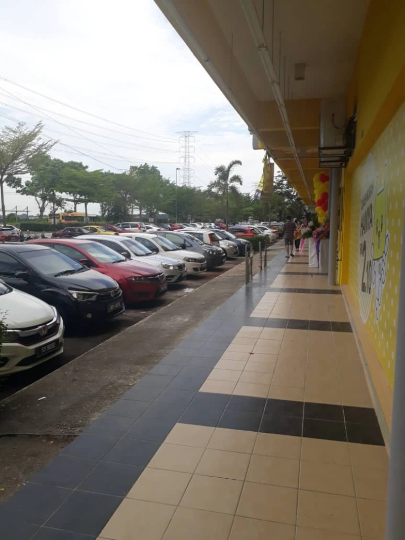 Corner 3 storey Shop Office - Galleria Klang Sentral @ Meru , Klang - Good for investment Roi 4.71%