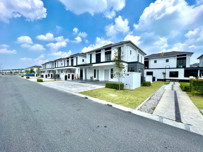 ECO GRANDEUR END LOT PUNCAK ALAM