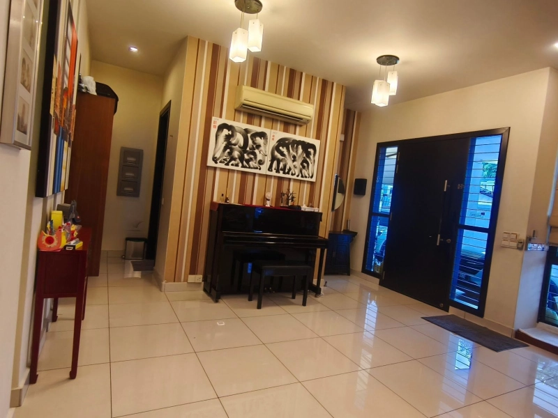 3 STOREY BUNGALOW TAMAN BAYU SRI BINTANG, Actual, Freehold, FULLY RENO, Low Deposit