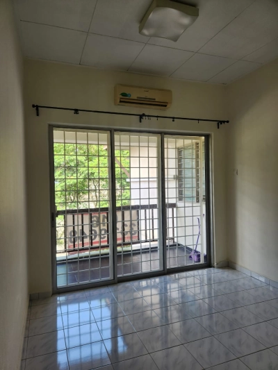 INDAH CONDO DAMANSARA DAMAI, Actual, Renovated, LEVEL 4, Low Deposit