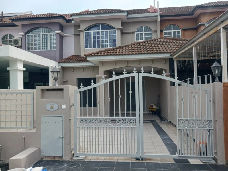 Renovated & Extended 2 storey house-Bandar Puteri @ Klang-Sale below bank value Rm201k