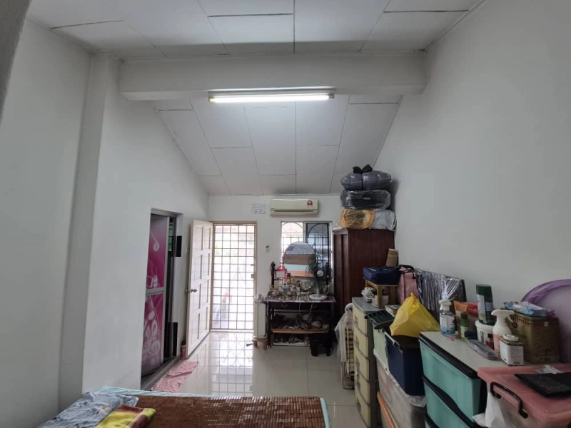 Renovated 2.5 storey house-Taman Sri Sinar @ Kuala Lumpur