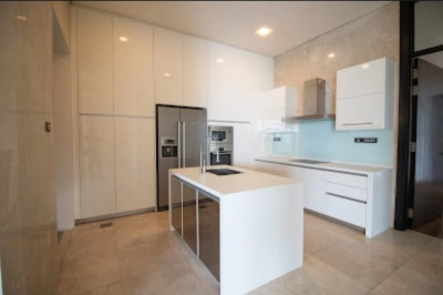 The Pearl @ KLCC-Level 17 private lift-Sale below bank value Rm480k