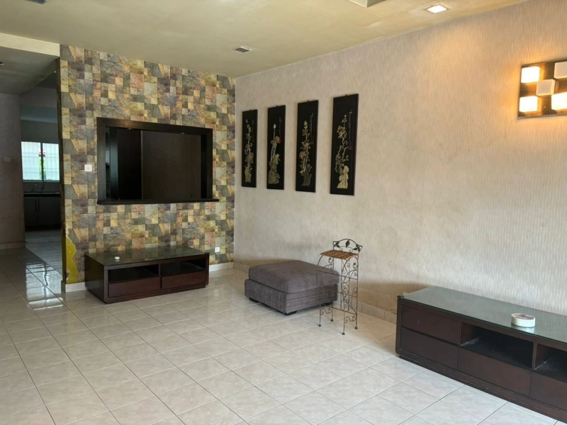 2 Storey TAMAN BUKIT SUBANG, Actual, Freehold, Kitchen Fully Extended