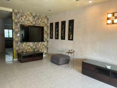 2 Storey TAMAN BUKIT SUBANG, Actual, Freehold, Kitchen Fully Extended
