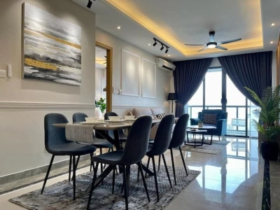 Master Room At R&F Primcess Cove, JB