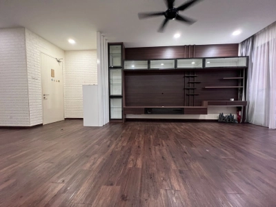 Suria Putra (Sungai Buloh) For Sale , 7th Floor with Balcony