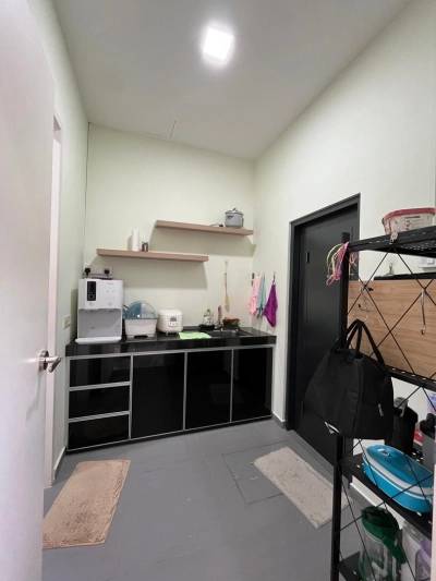 Bukit Indah Avenue 26: Fully Renovated End Lot with 2,011 sq ft Land for Sale