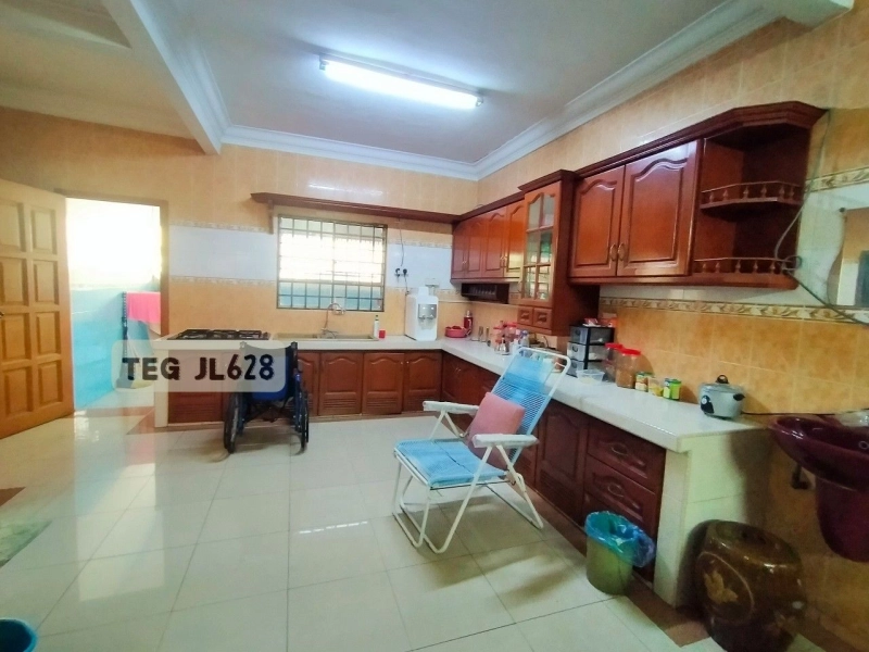 Corner Taman Batu Belah Klang Double Storey House