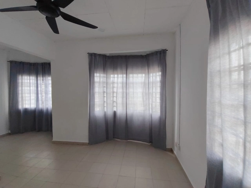 2 STOREY USJ 1 TAMAN SUBANG PERMAI, Actual, FULLY EXTEND, Low Deposit