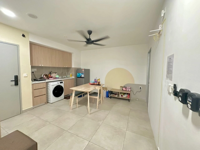 4r2b Whole unit for rent at DK Impian @ Subang Bestari