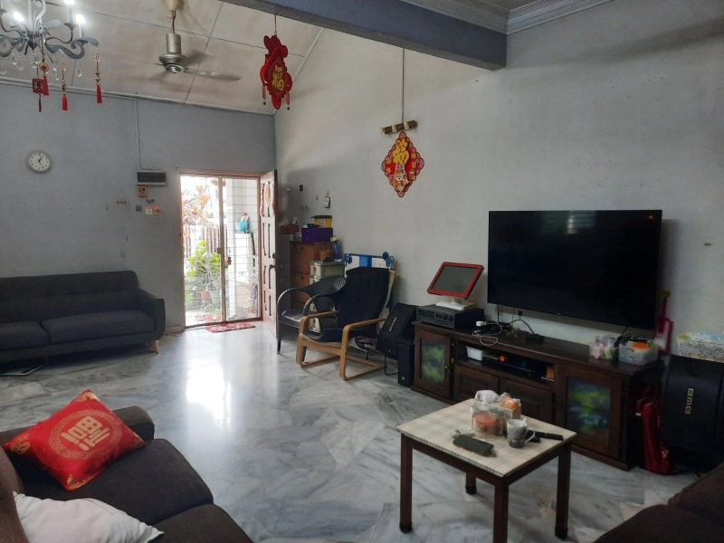USJ 3/3 Subang Jaya 1.5 Storey House 24x65