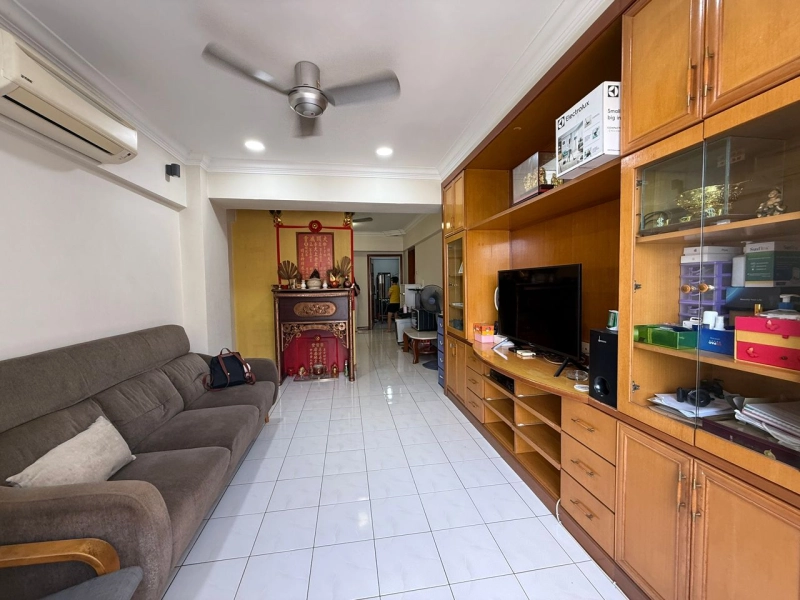 VISTA SAUJANA APARTMENT KEPONG, Actual, Freehold, Renovated, 2 CARPARK, Low Deposit