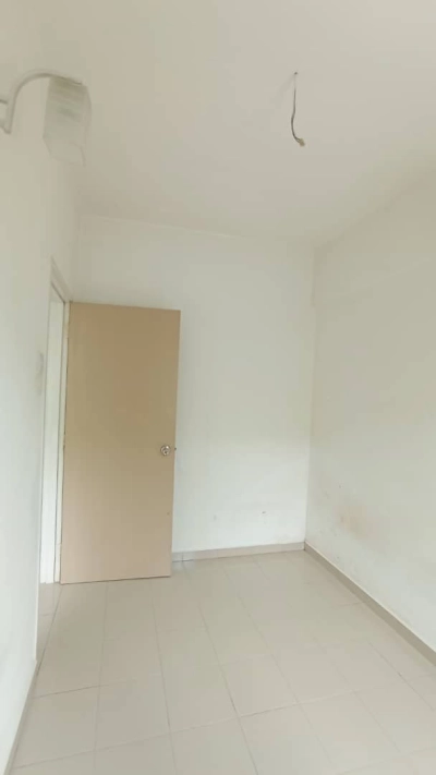 Pangsapuri Nuri Flat Bayan Lepas Well Conditions 650sf