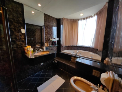 SILVERTON CONDO FOR RENT