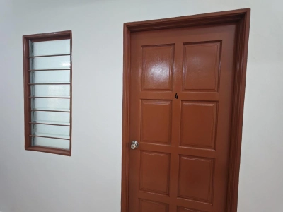 Room 4 RM300 @ 2nd floor Shop Apartment, Seksyen 7, Shah Alam - Near UITM - Ready unit